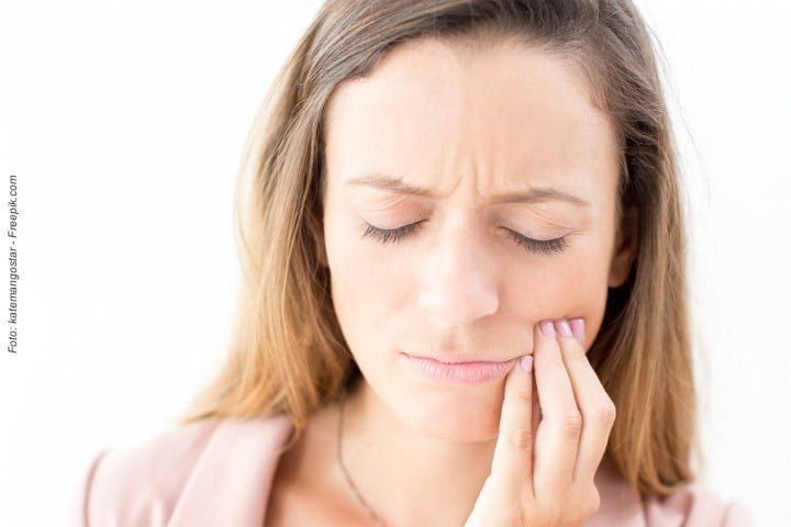 5b0bbcd1 O que fazer quando surge uma cárie dentária?