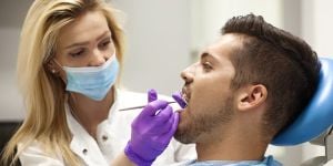 5f10c74b Implante total sem gengiva: prótese completa com dentes individuais