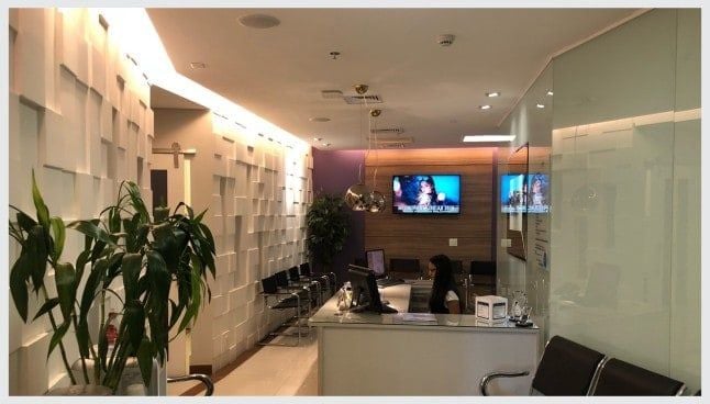 8e5dff68 Prótese protocolo de resina com estrutura de titânio