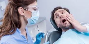 dor-no-implante-dentario-acf47a33 Epilepsia e a Odontologia: tratamento dental e implante dentário