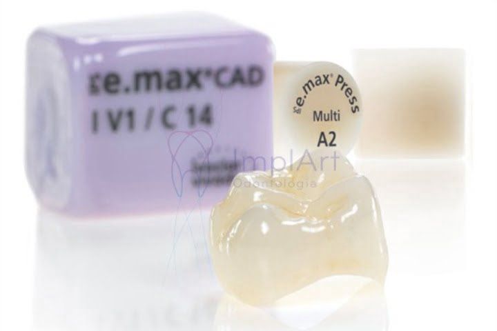 coroa_emax_49kb-ae322427 Emax é uma evolução em relação à zircônia aplicada