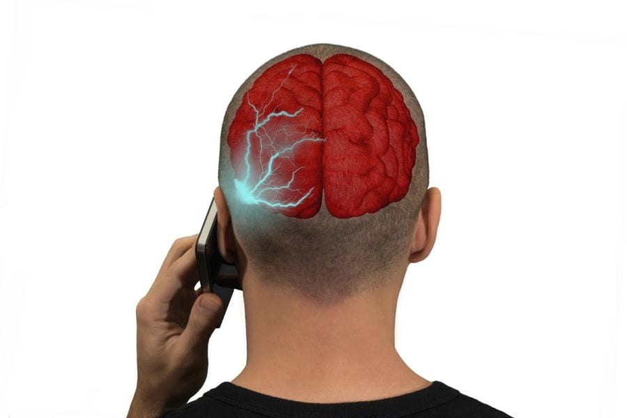 celular-e-metal-na-boca-dd57a08d O celular pode integrar com o metal na boca? Faz mal à saúde?