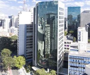 e817e836 Extração de um dente infeccionado e implante em seguida: é possível?